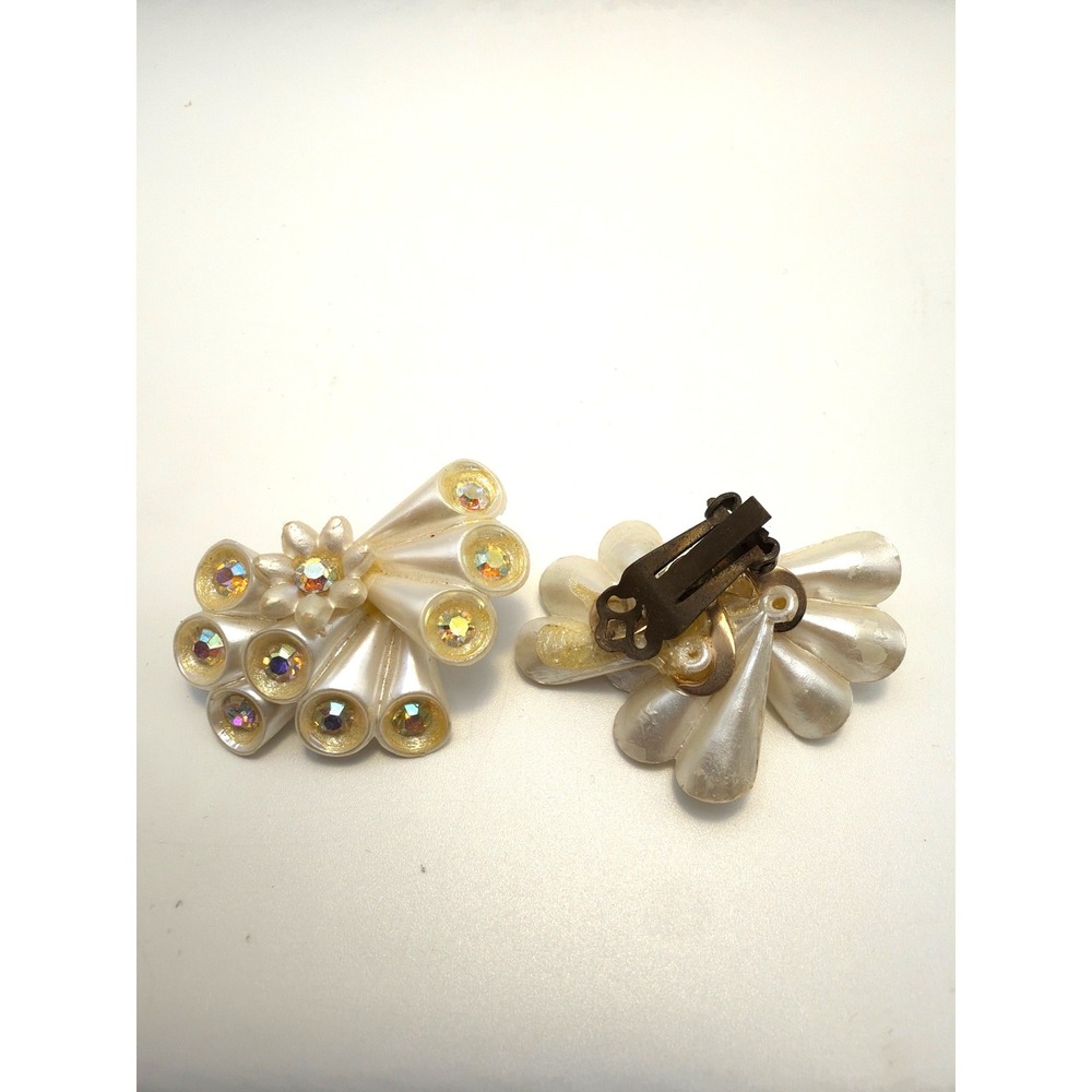 Vintage Aurora Borealis Rhinestone Cream Trumpet Bead Clip On Earrings Fan Spray